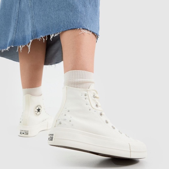 Chuck Taylor All Star Converse Lift Platform Pearls & Studs - Picture 1 of 3